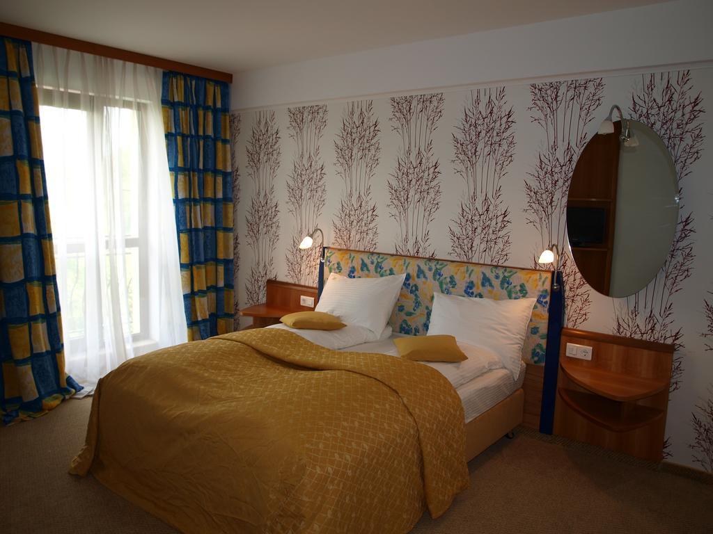 Hotel Doi Taurasi Afumaţi Værelse billede